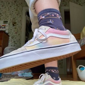 Vans Women’s 6.5 Rainbow Sneakers